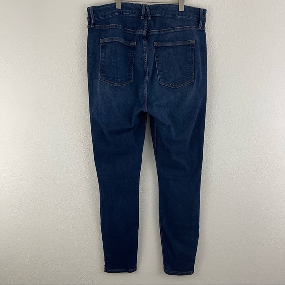 GOOD AMERICAN Dark Wash Denim Good Waist High Rise Hook & Eye Skinny Jeans - Picture 6 of 11